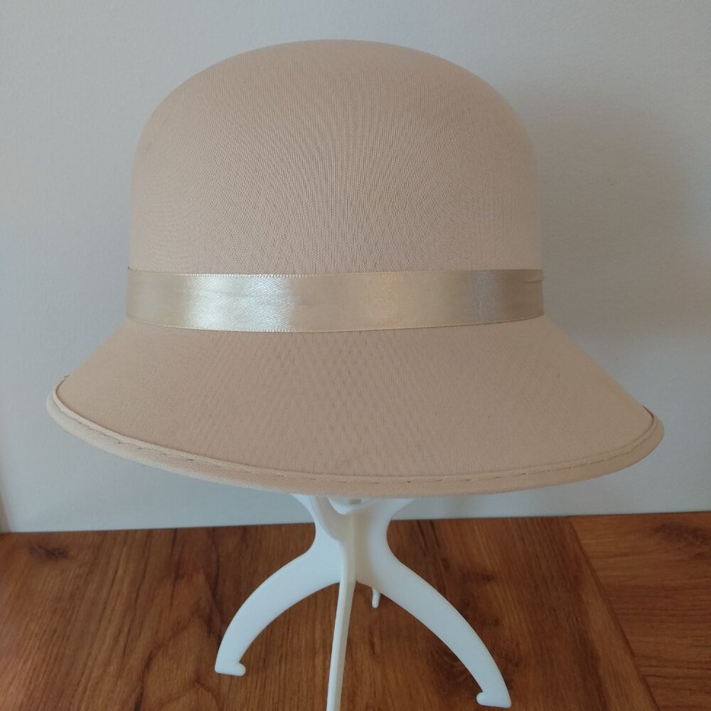 Vintage Cloche Hat Taupe with Satin Ribbon Flower Retro 70s Does 20s Style - Picture 5 of 8
